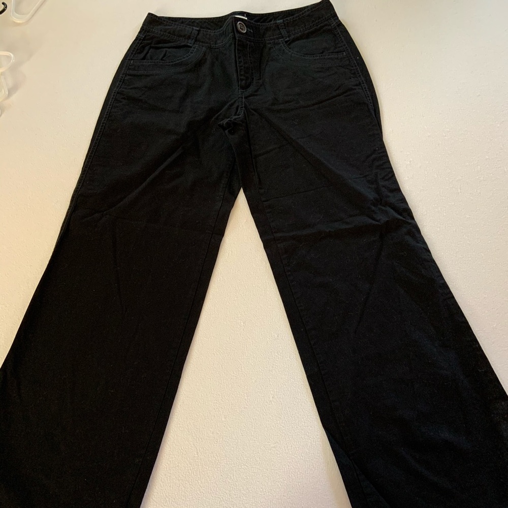 Dockets wise-leg cotton pants.